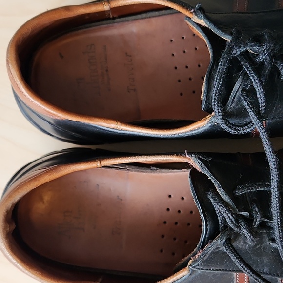 Allen Edmonds Casual Traveler Lace Up Sneaker - Picture 3 of 8